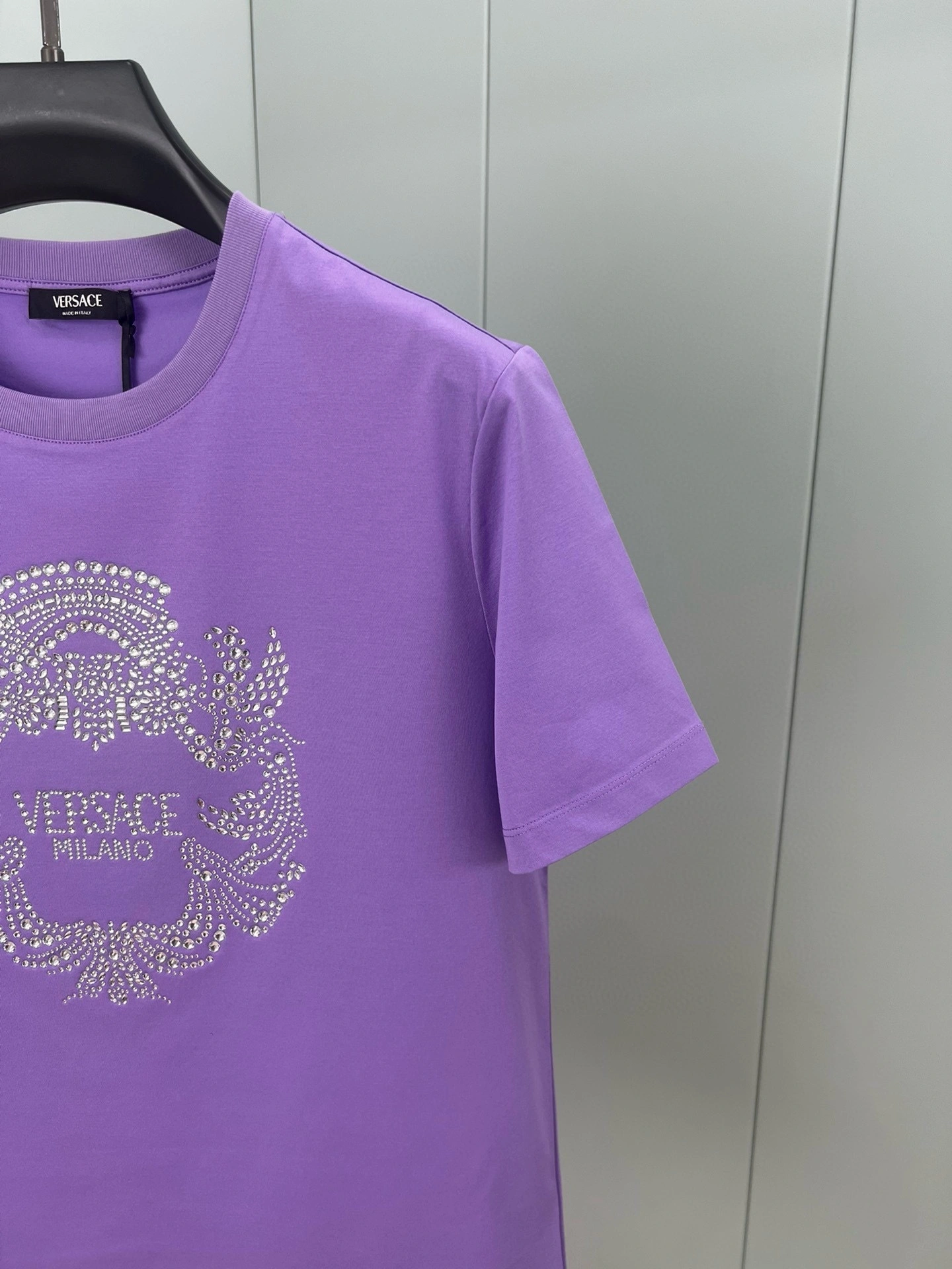 wg.luxury- V5rs135 Crest logo 3Colour item:E-F409A0407-3